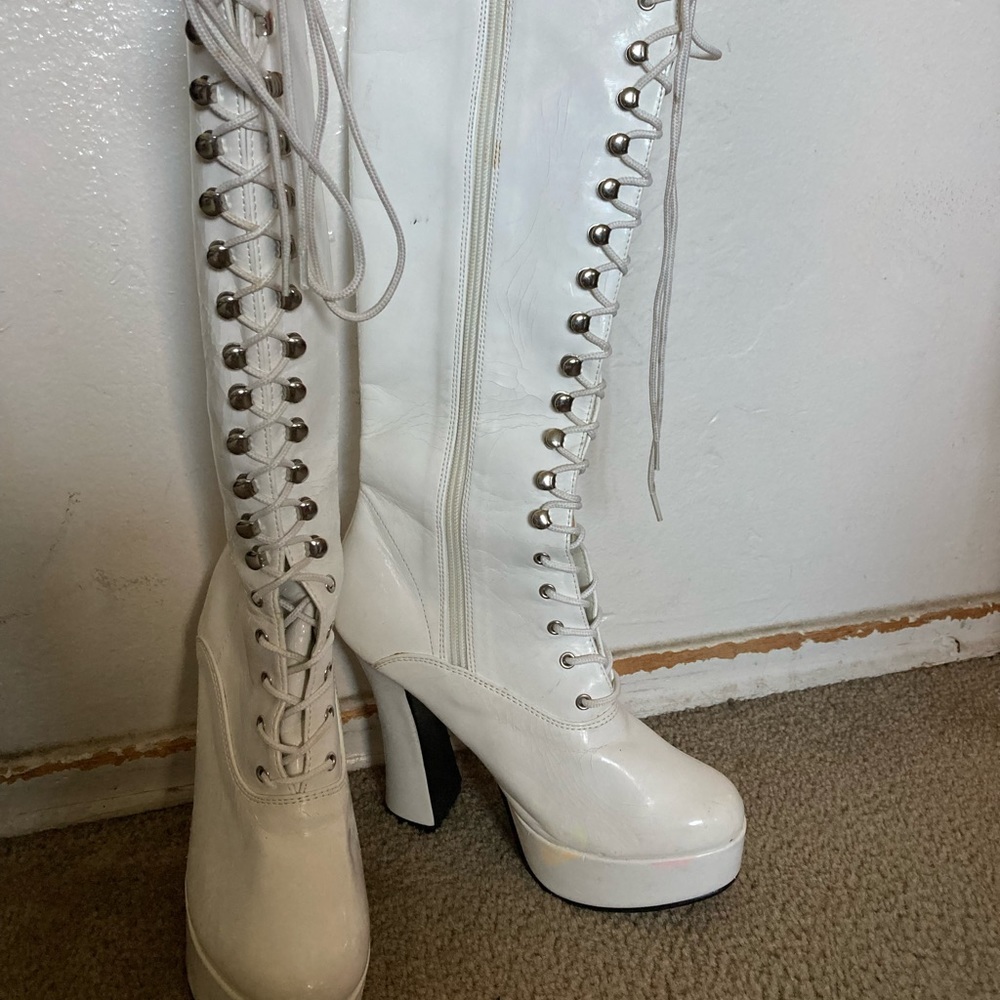 Pleaser White Gogo Boots